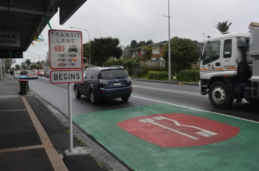 Who is allowed to use a T3 lane without restriction?